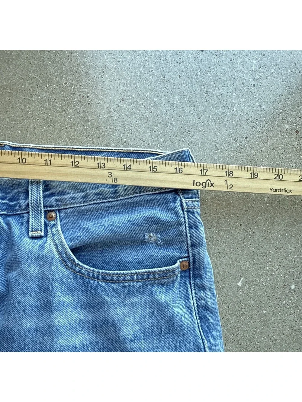 Levis PREMIUM 501 Straight DISTRESSED Jeans Light Wash 32x30